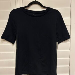 GAP Modern T Black Size Large
